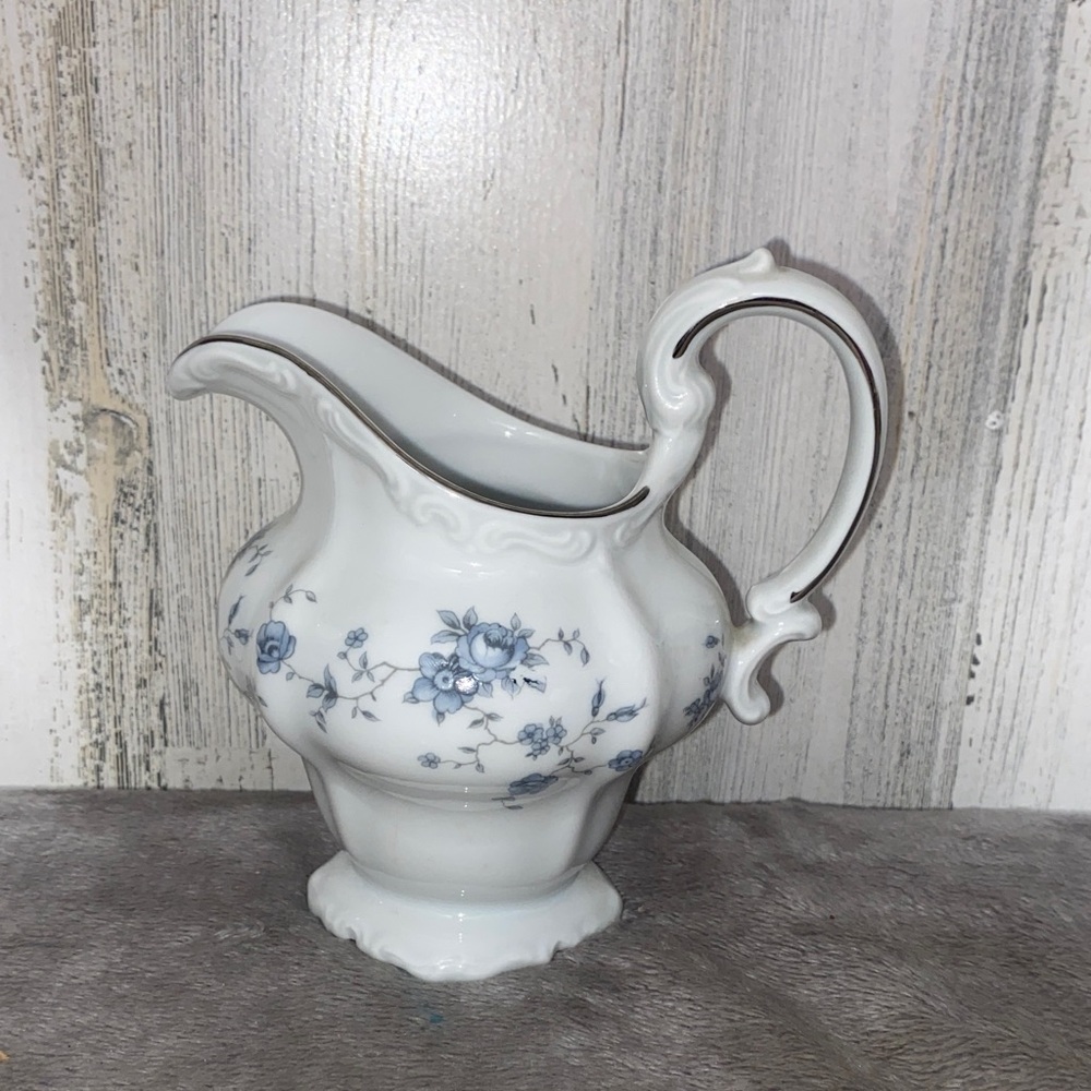 1103 Johann Haviland Blue Garland Creamer